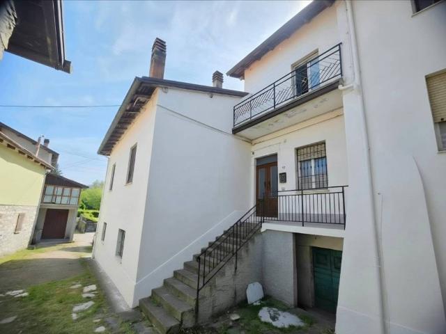 Casa indipendente in vendita a Palanzano PR