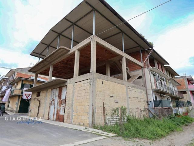 Casa indipendente in vendita a Palagonia CT