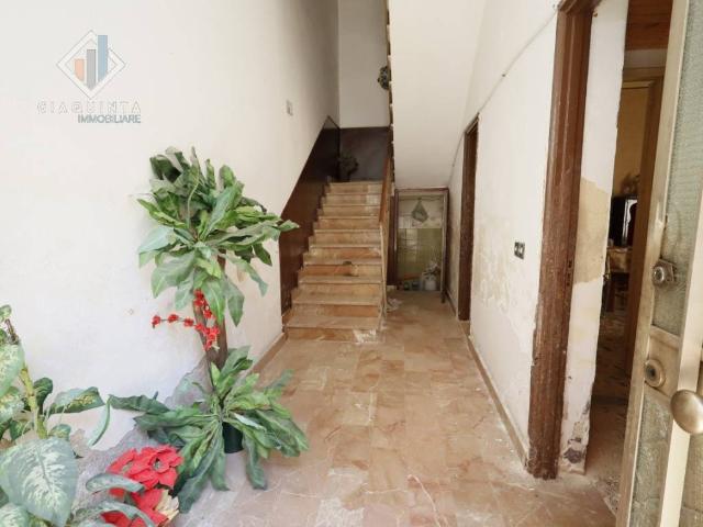 Casa indipendente in vendita a Palagonia CT