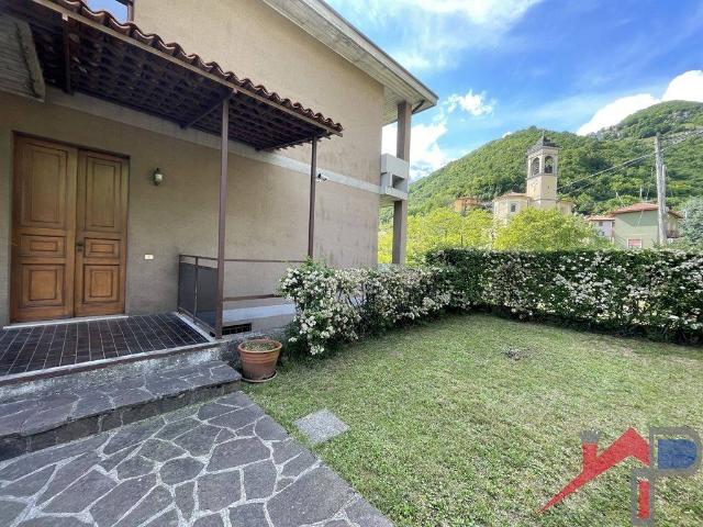 Casa indipendente in vendita a Palazzago BG