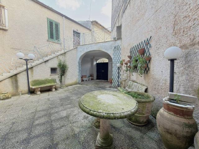 Casa indipendente in vendita a Palazzo Adriano PA
