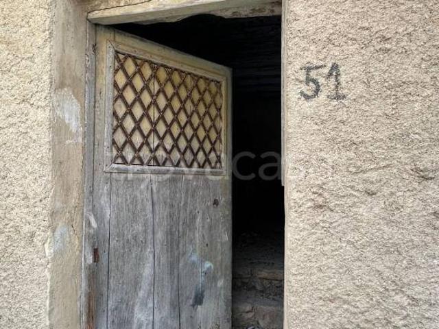 Casa indipendente in vendita a Palazzo Adriano via Francesco Crispi, 51