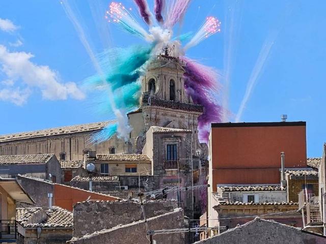 Casa indipendente in vendita a Palazzolo Acreide SR