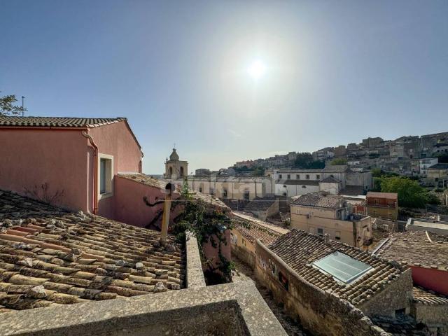 Casa indipendente in vendita a Palazzolo Acreide SR