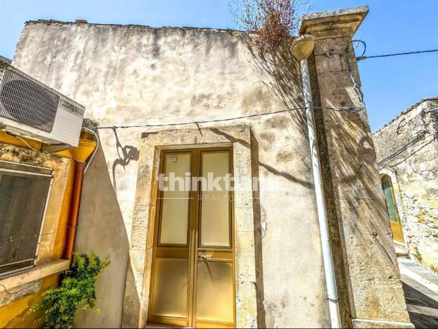 Casa indipendente in vendita a Palazzolo Acreide SR