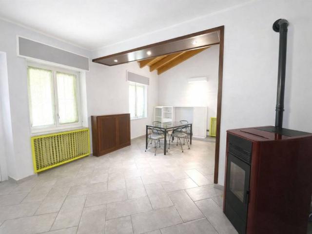 Casa indipendente in vendita a Palazzolo Vercellese VC