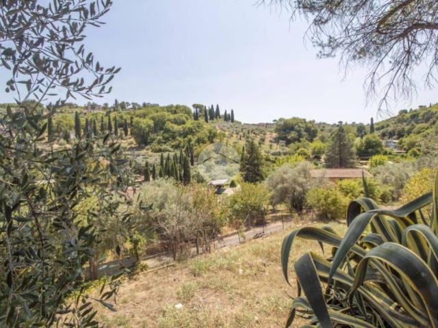 Casa indipendente in vendita a Palombara Sabina RM