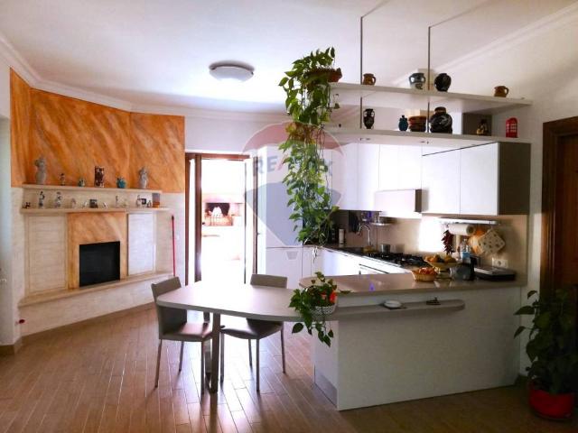 Casa indipendente in vendita a Palombara Sabina RM