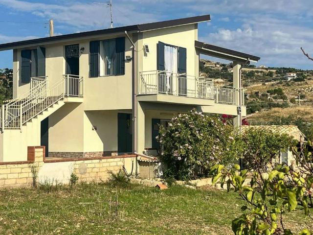 Casa indipendente in vendita a Palma di Montechiaro AG