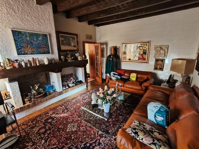 Casa indipendente in vendita a Pandino CR
