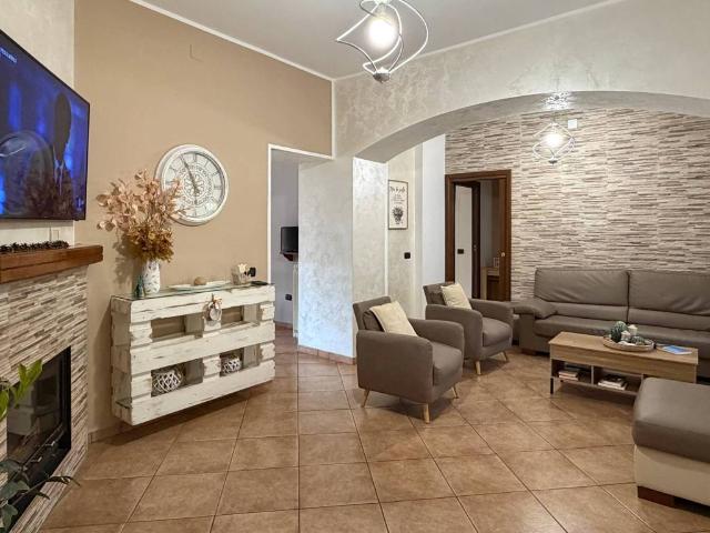 Casa indipendente in vendita a Paola CS