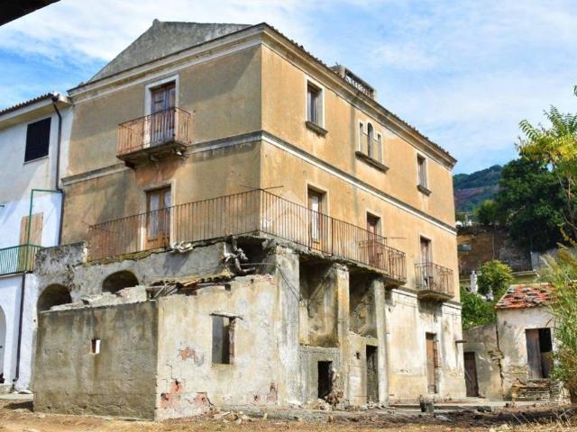 Casa indipendente in vendita a Paola CS