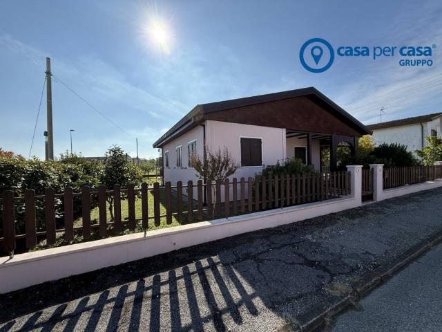 Casa indipendente in vendita a Papozze RO