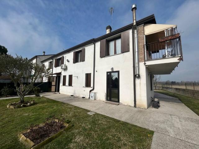 Casa indipendente in vendita a Papozze RO