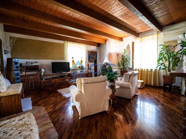 Casa indipendente in vendita a Parabiago MI