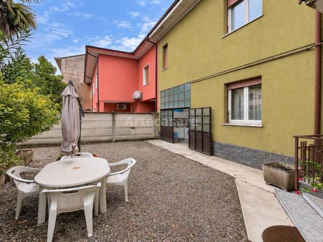 Casa indipendente in vendita a Parabiago MI