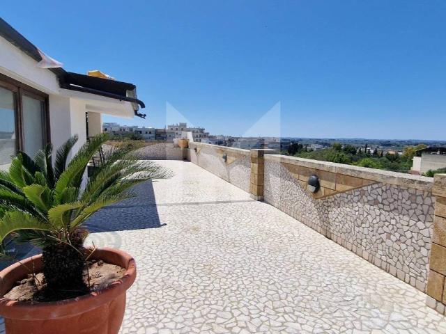 Casa indipendente in vendita a Parabita LE