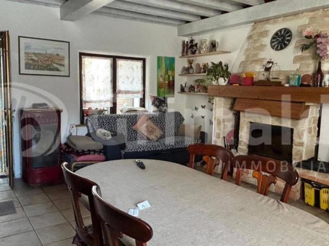 Casa indipendente in vendita a Parona PV