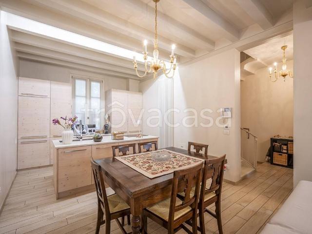 Casa indipendente in vendita a Parma viale Mentana, 44, Centro Storico