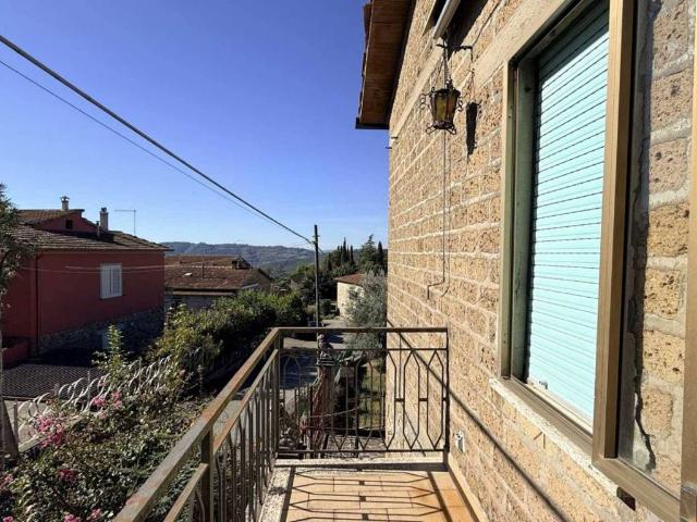 Casa indipendente in vendita a Parrano TR