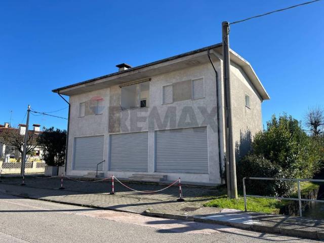 Casa indipendente in vendita a Pasian di Prato UD