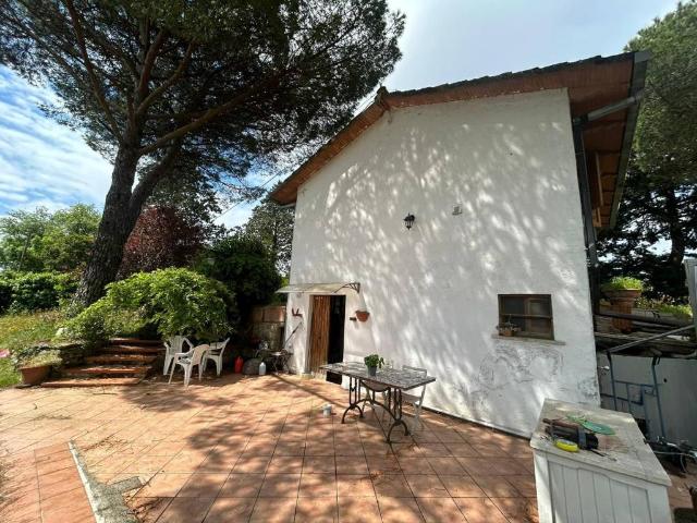 Casa indipendente in vendita a Passignano sul Trasimeno PG