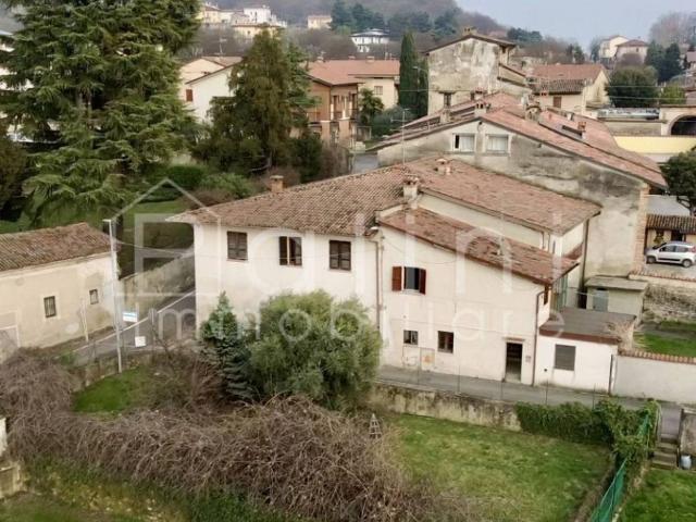 Casa indipendente in vendita a Passirano BS