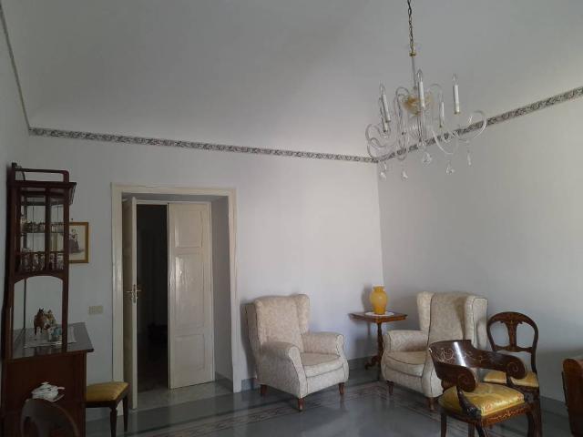 Casa indipendente in vendita a Petralia Sottana PA