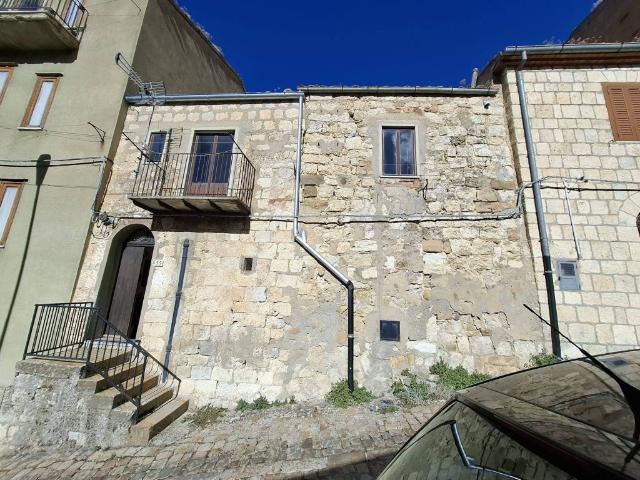 Casa indipendente in vendita a Petralia Sottana PA