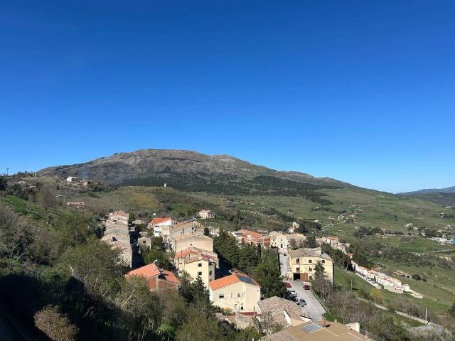 Casa indipendente in vendita a Petralia Soprana PA