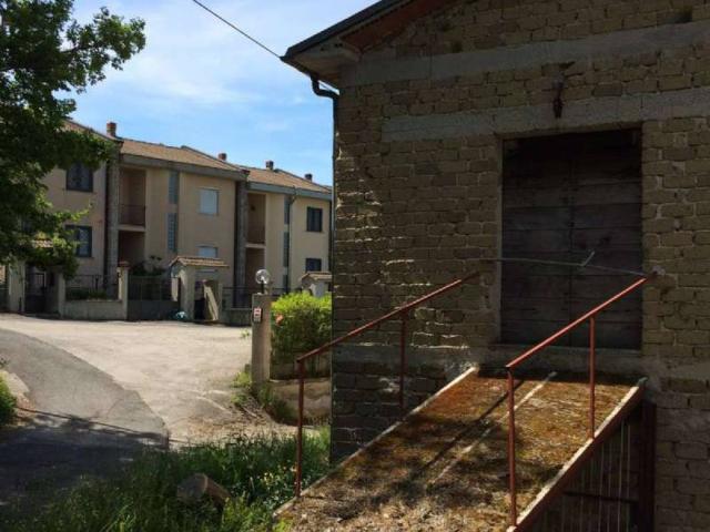 Casa indipendente in vendita a Petrella Salto RI