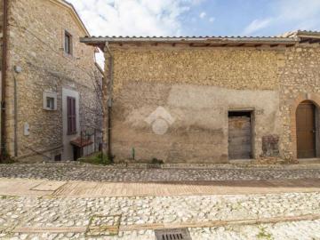 Casa indipendente in vendita a Petrella Salto RI