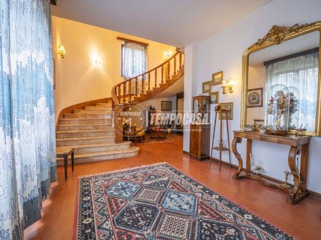 Casa indipendente in vendita a Petriolo MC