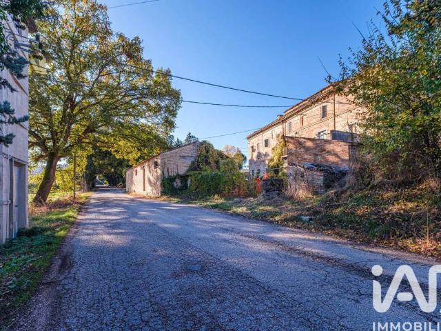 Casa indipendente in vendita a Petriolo MC