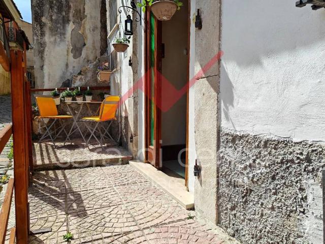 Casa indipendente in vendita a Pettorano sul Gizio AQ