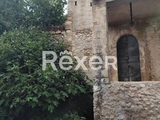 Casa indipendente in vendita a Pettorano sul Gizio AQ