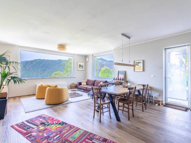Casa indipendente in vendita a Pettenasco NO