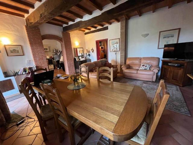 Casa indipendente in vendita a Pellegrino Parmense PR