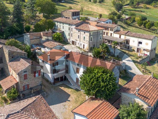Casa indipendente in vendita a Pellegrino Parmense PR