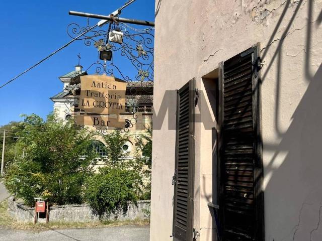 Casa indipendente in vendita a Pellegrino Parmense PR