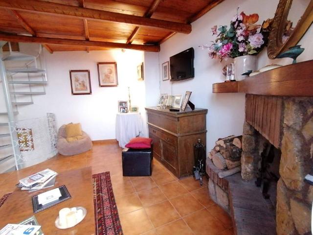 Casa indipendente in vendita a Penna in Teverina TR