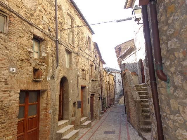 Casa indipendente in vendita a Penna in Teverina TR