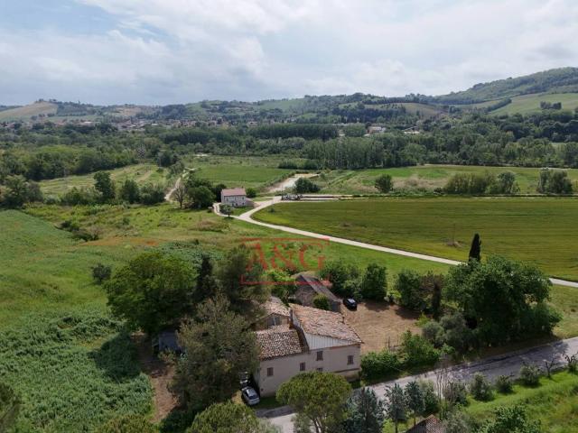 Casa indipendente in vendita a Penna San Giovanni MC