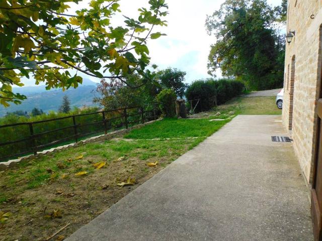 Casa indipendente in vendita a Penna San Giovanni MC