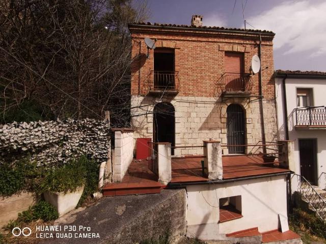 Casa indipendente in vendita a Pennadomo CH