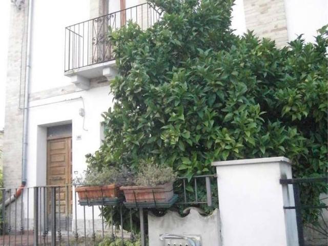Casa indipendente in vendita a Perano CH