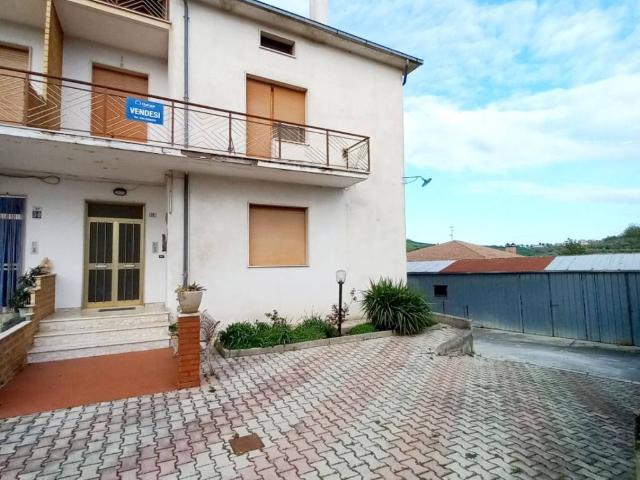 Casa indipendente in vendita a Perano CH