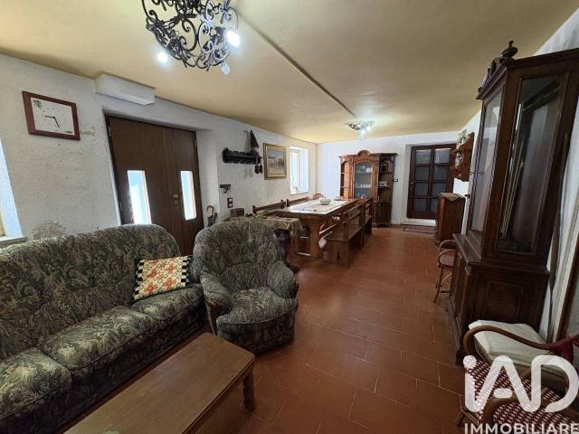 Casa indipendente in vendita a Pergola