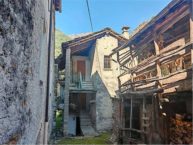 Casa indipendente in vendita a Perloz AO