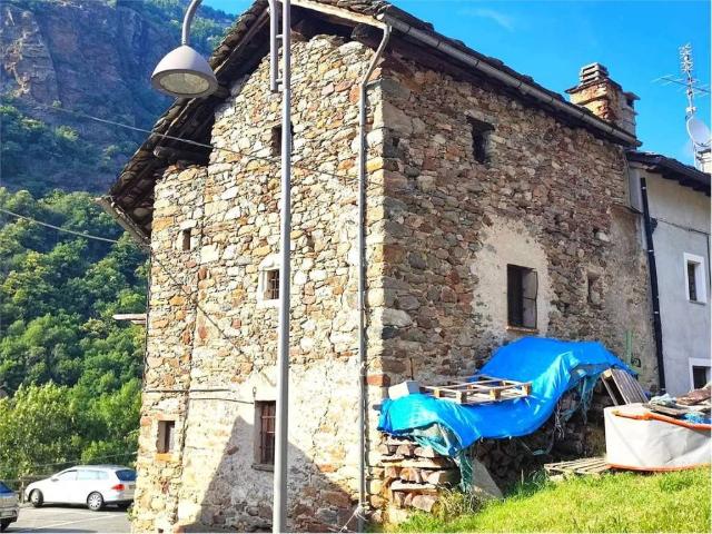 Casa indipendente in vendita a Perloz AO